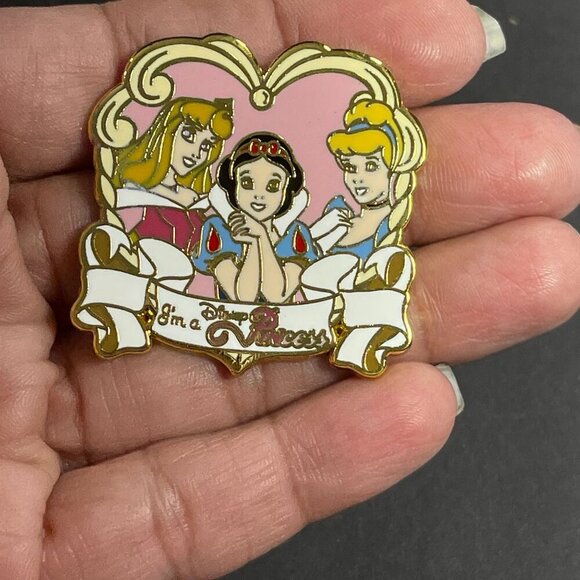 Disney Aurora Princess Trading Pin Cinderella Snow White Badge Lapel Pin Jewelry - Picture 7 of 11
